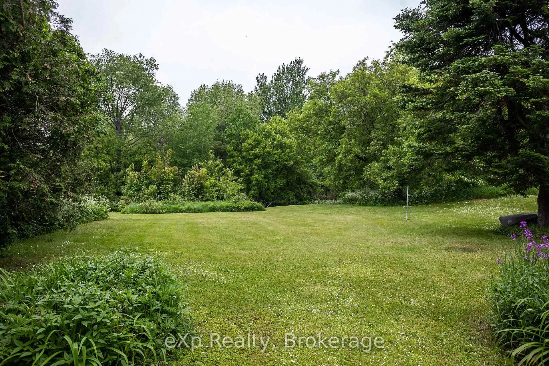 Photo 36 of 64 Garafraxa Street, Chatsworth — HOMEH