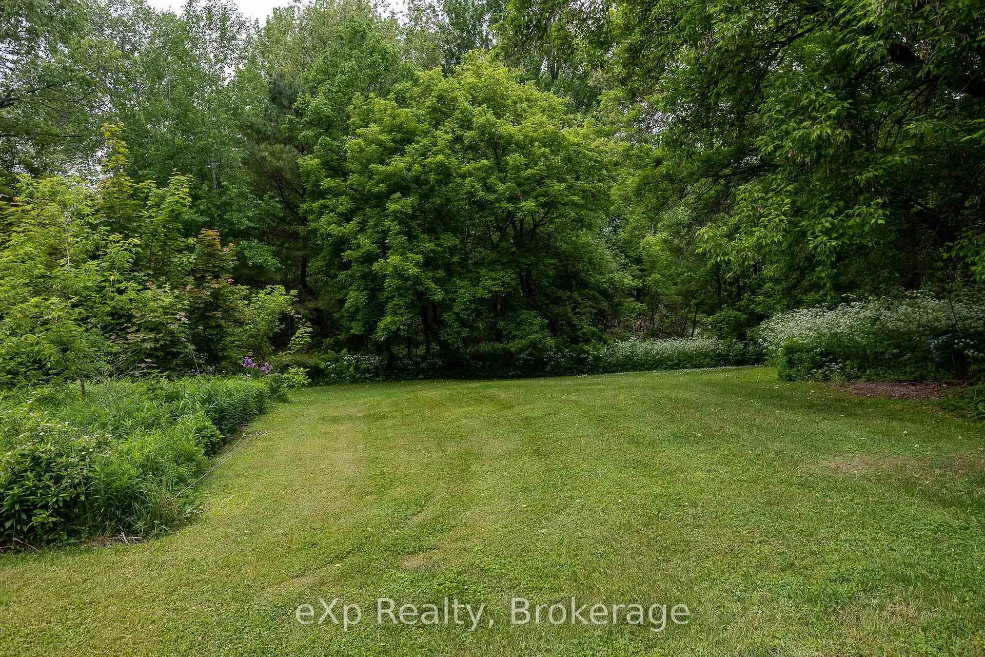 Photo 38 of 64 Garafraxa Street, Chatsworth — HOMEH