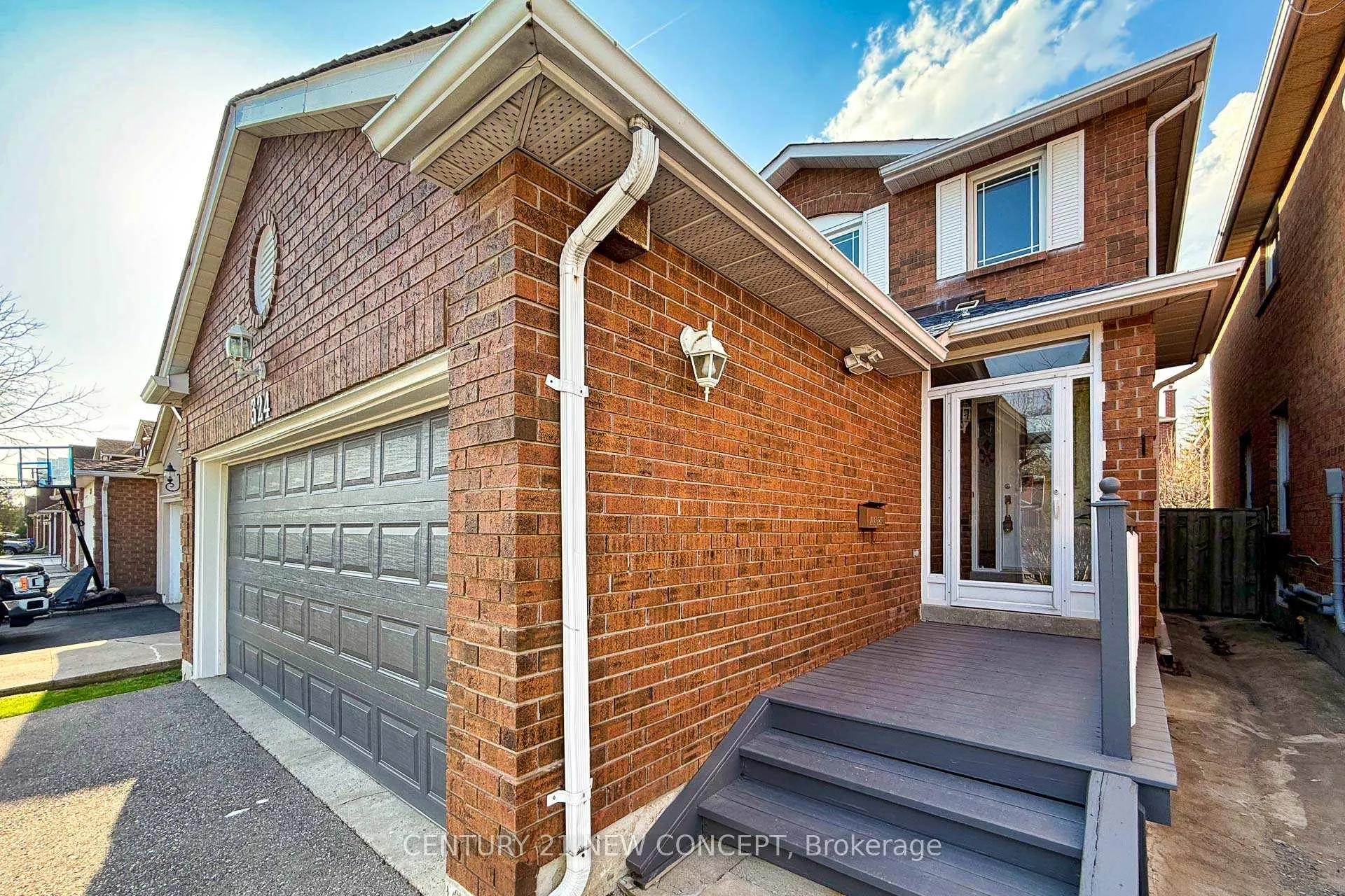 Photo 4 of 324 Conley Street, Vaughan, Lakeview Estates — HOMEH
