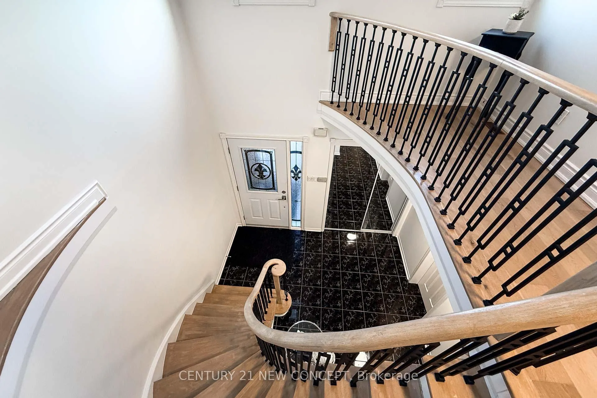Photo 21 of 324 Conley Street, Vaughan, Lakeview Estates — HOMEH