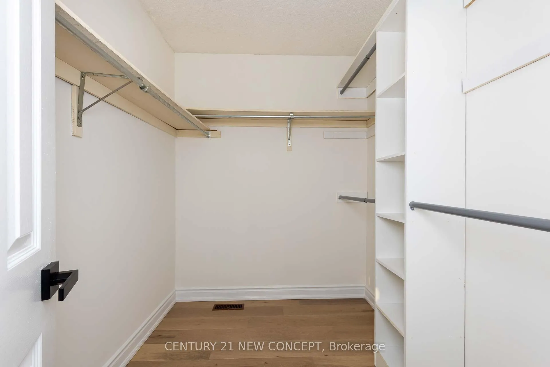 Photo 28 of 324 Conley Street, Vaughan, Lakeview Estates — HOMEH