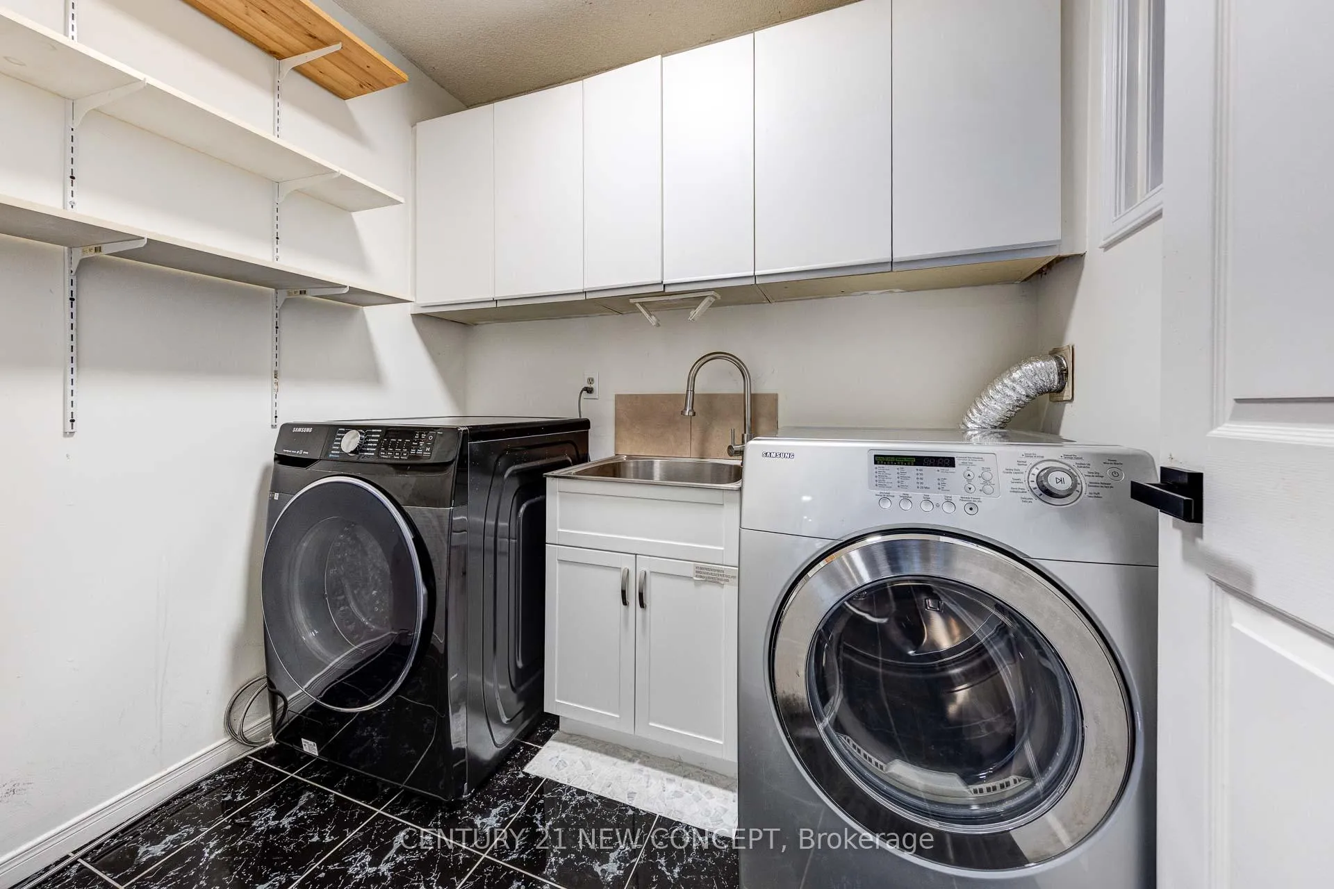Photo 41 of 324 Conley Street, Vaughan, Lakeview Estates — HOMEH