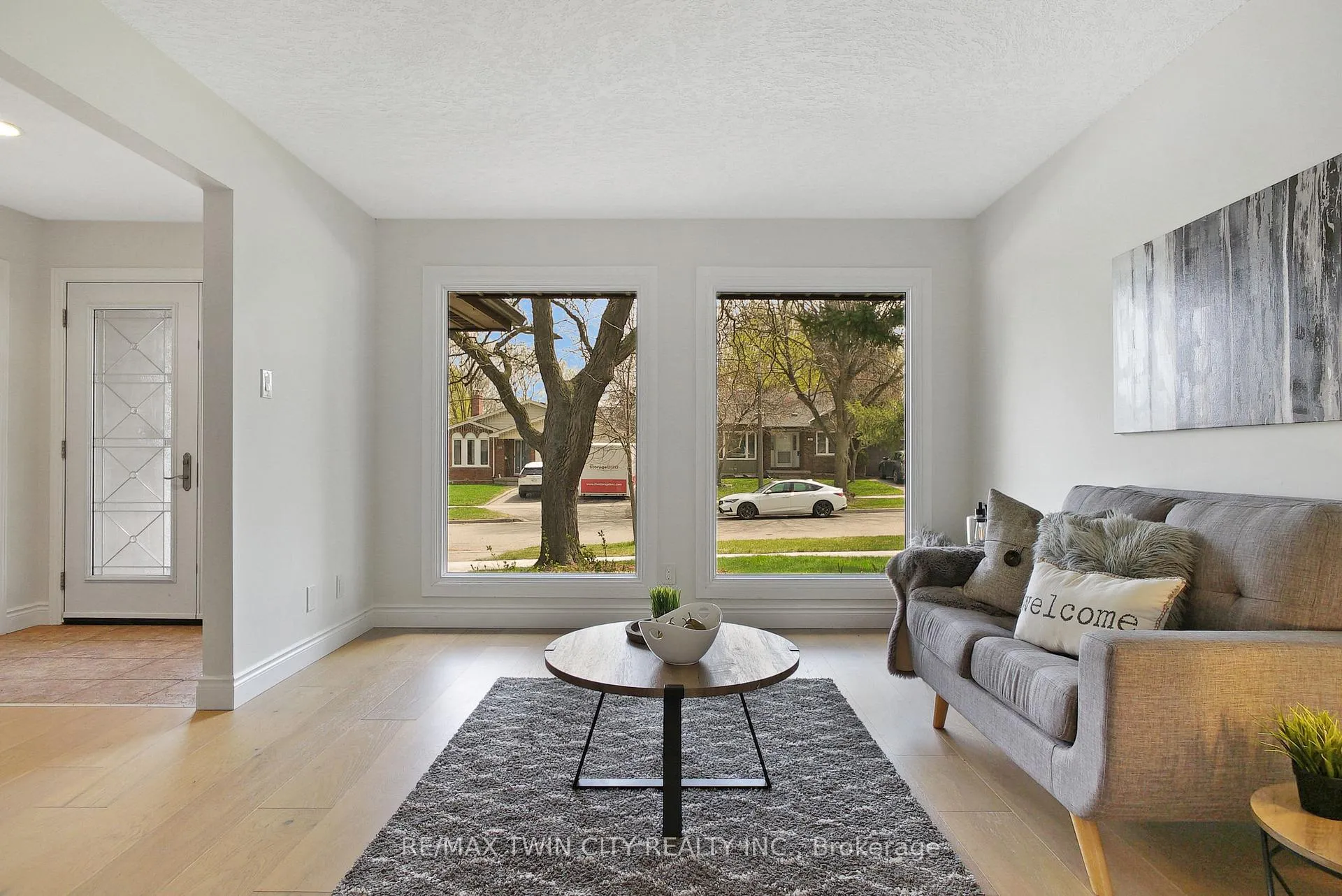 Photo 6 of 203 Farrier Drive, Kitchener — HOMEH