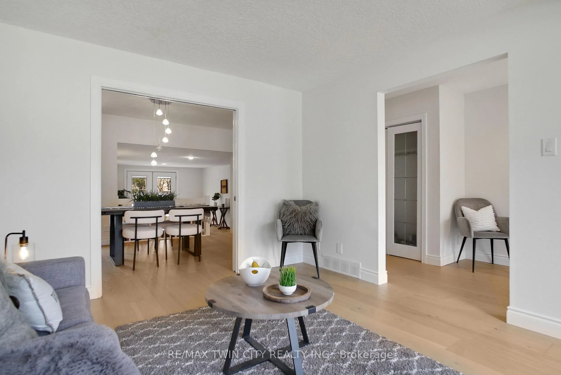 Photo 7 of 203 Farrier Drive, Kitchener — HOMEH