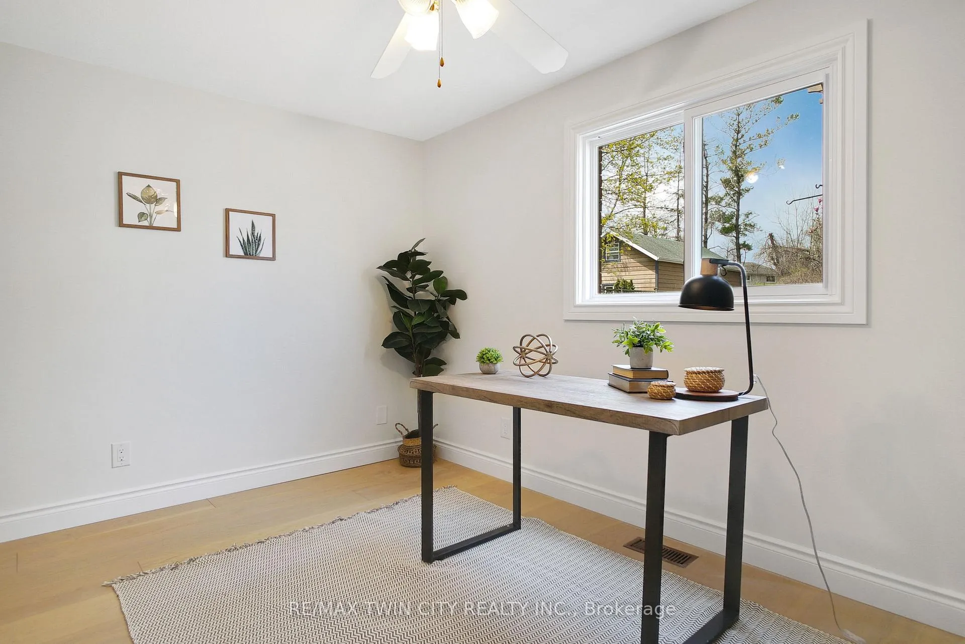 Photo 16 of 203 Farrier Drive, Kitchener — HOMEH