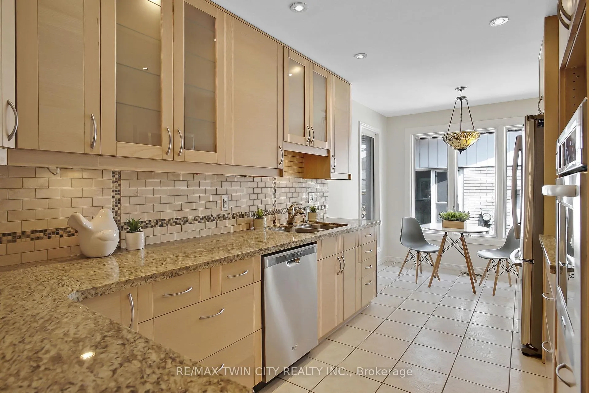 Photo 18 of 203 Farrier Drive, Kitchener — HOMEH