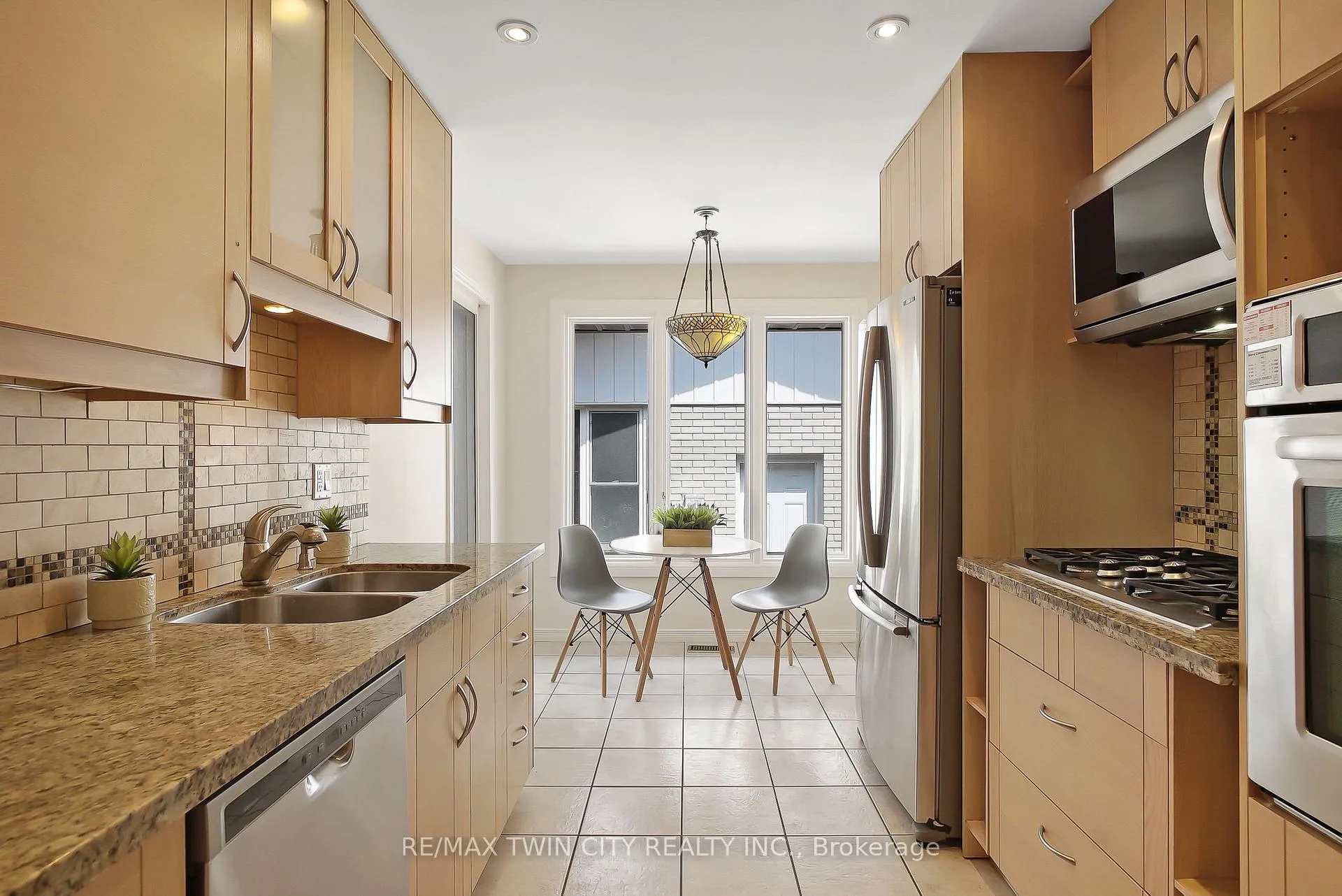 Photo 19 of 203 Farrier Drive, Kitchener — HOMEH