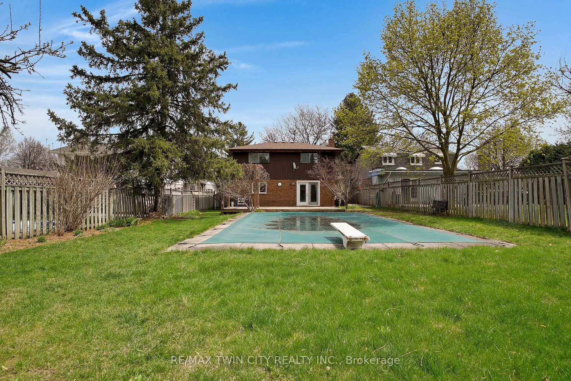 Photo 38 of 203 Farrier Drive, Kitchener — HOMEH