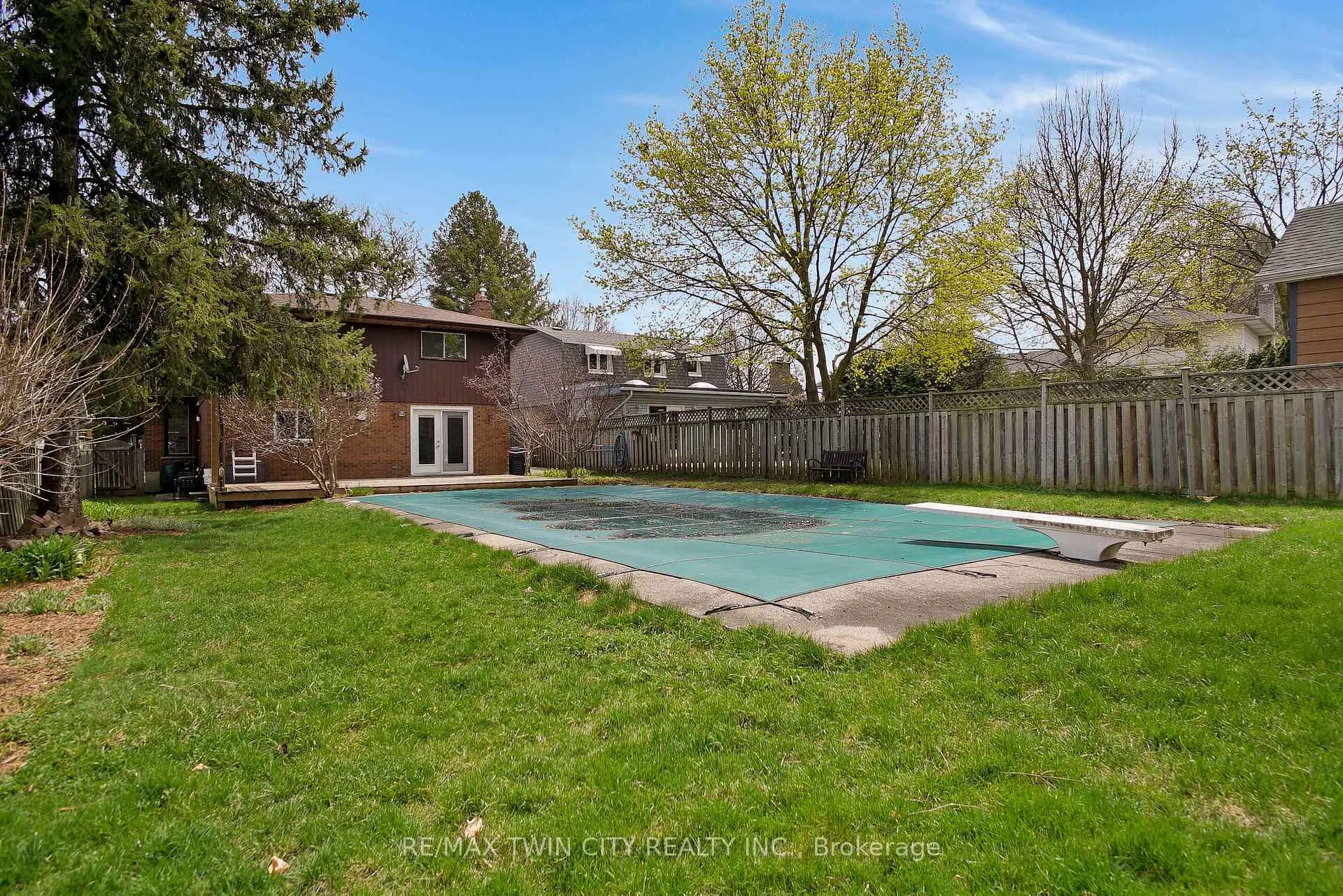 Photo 39 of 203 Farrier Drive, Kitchener — HOMEH