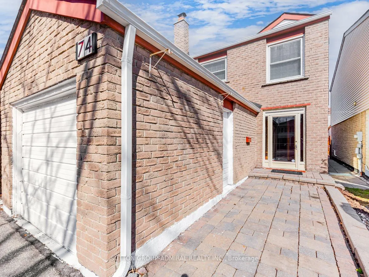 Photo 3 of 74 Bob O'Link Avenue, Vaughan, Glen Shields — HOMEH