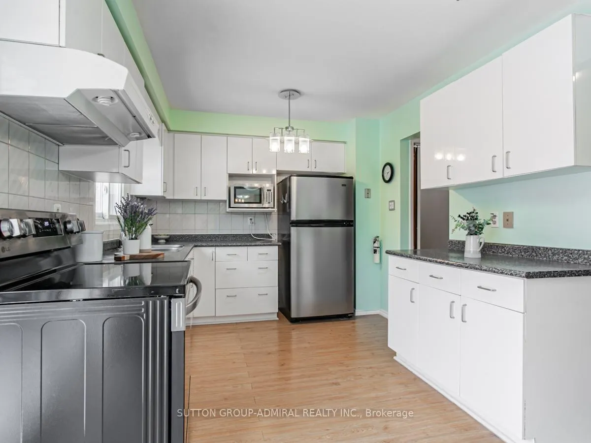 Photo 6 of 74 Bob O'Link Avenue, Vaughan, Glen Shields — HOMEH