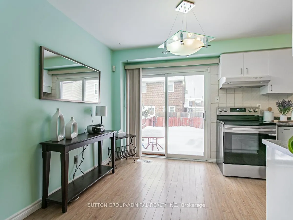 Photo 7 of 74 Bob O'Link Avenue, Vaughan, Glen Shields — HOMEH