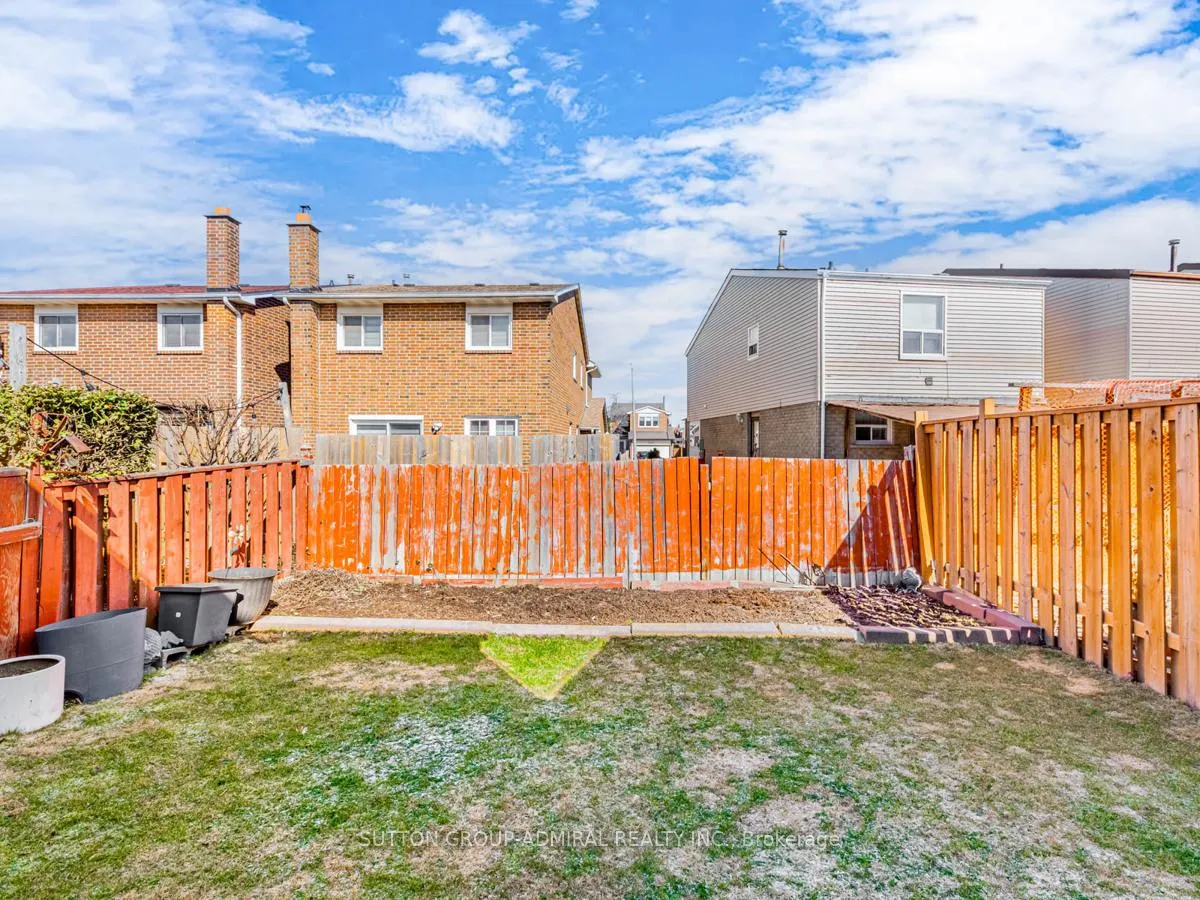 Photo 34 of 74 Bob O'Link Avenue, Vaughan, Glen Shields — HOMEH