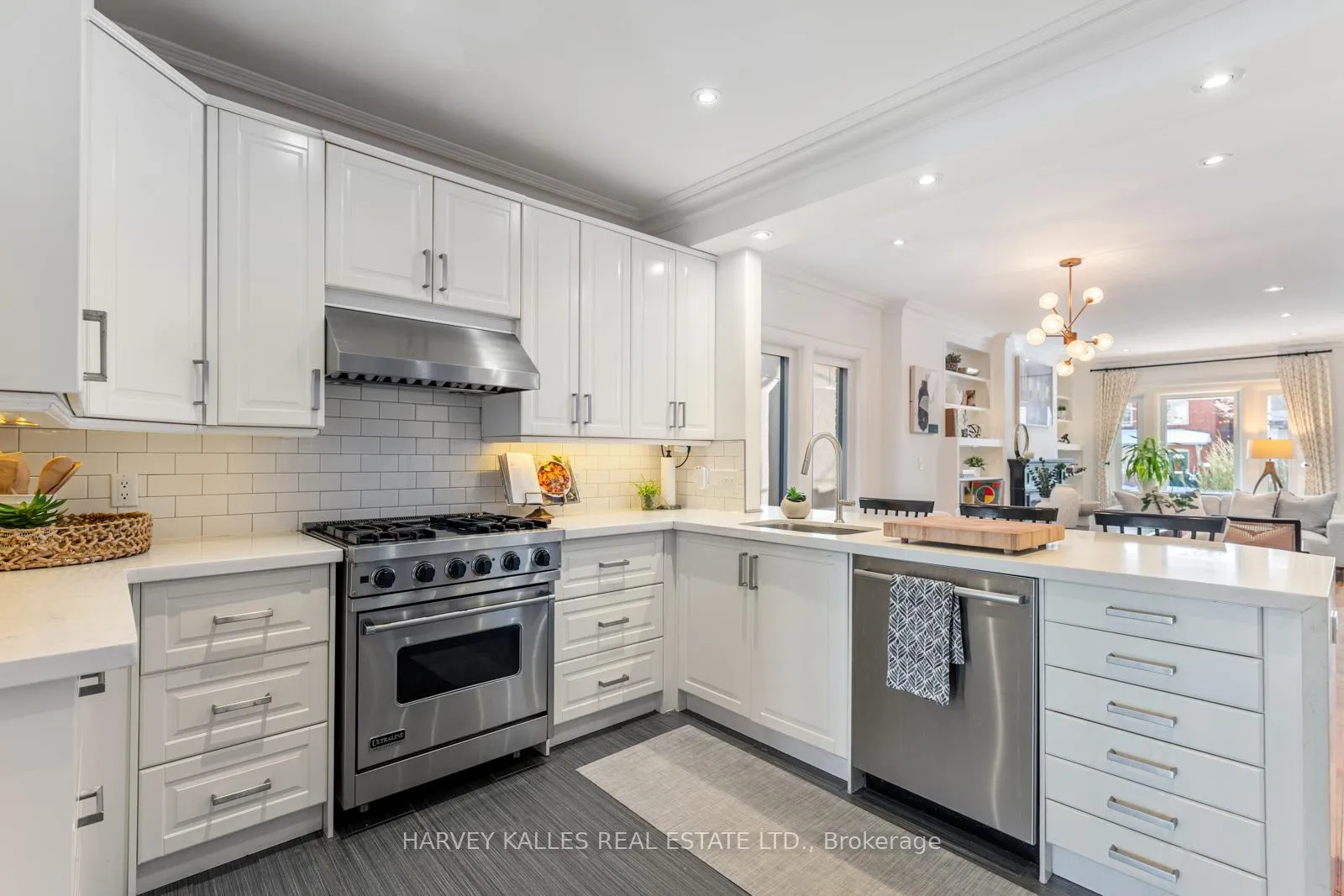 Photo 16 of 120 Fairlawn Avenue, Toronto, Lawrence Park North — HOMEH