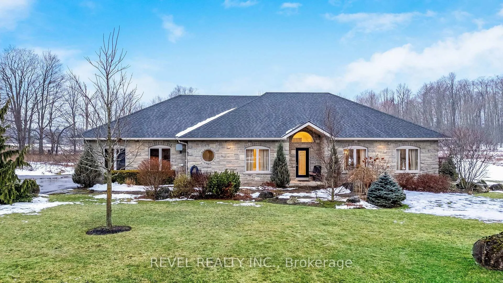 Photo 2 of 9300 First Line, Milton, Campbellville — HOMEH