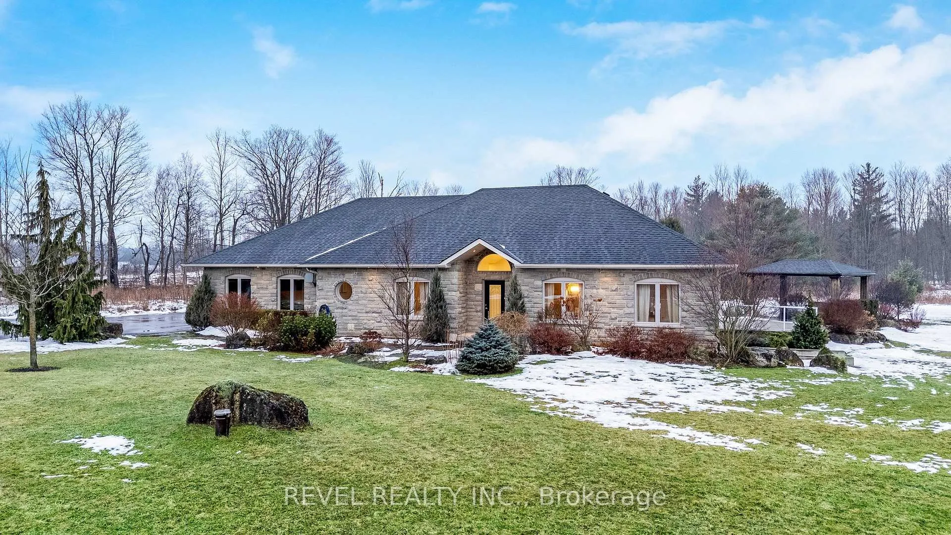 Photo 3 of 9300 First Line, Milton, Campbellville — HOMEH