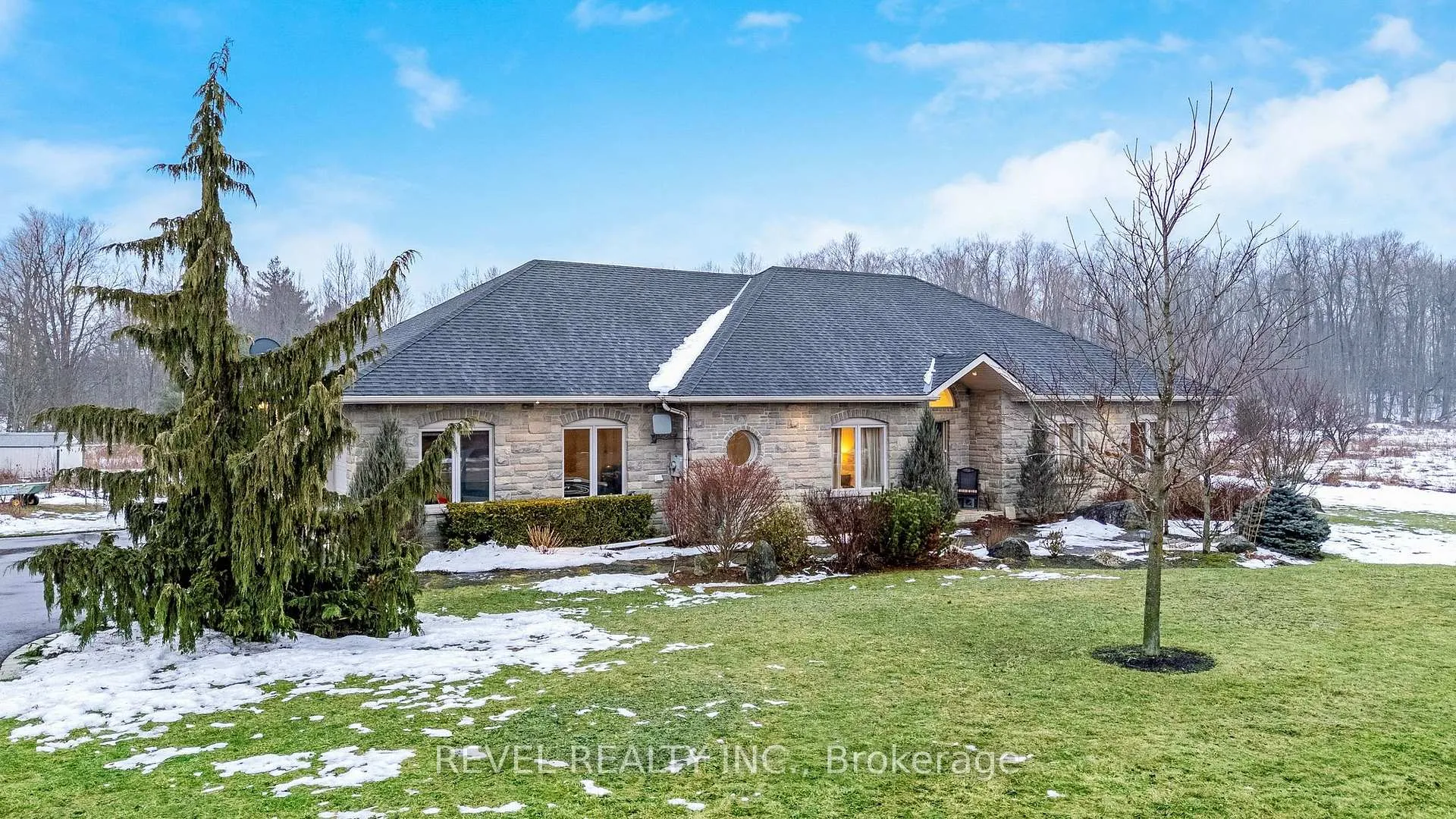 Photo 4 of 9300 First Line, Milton, Campbellville — HOMEH