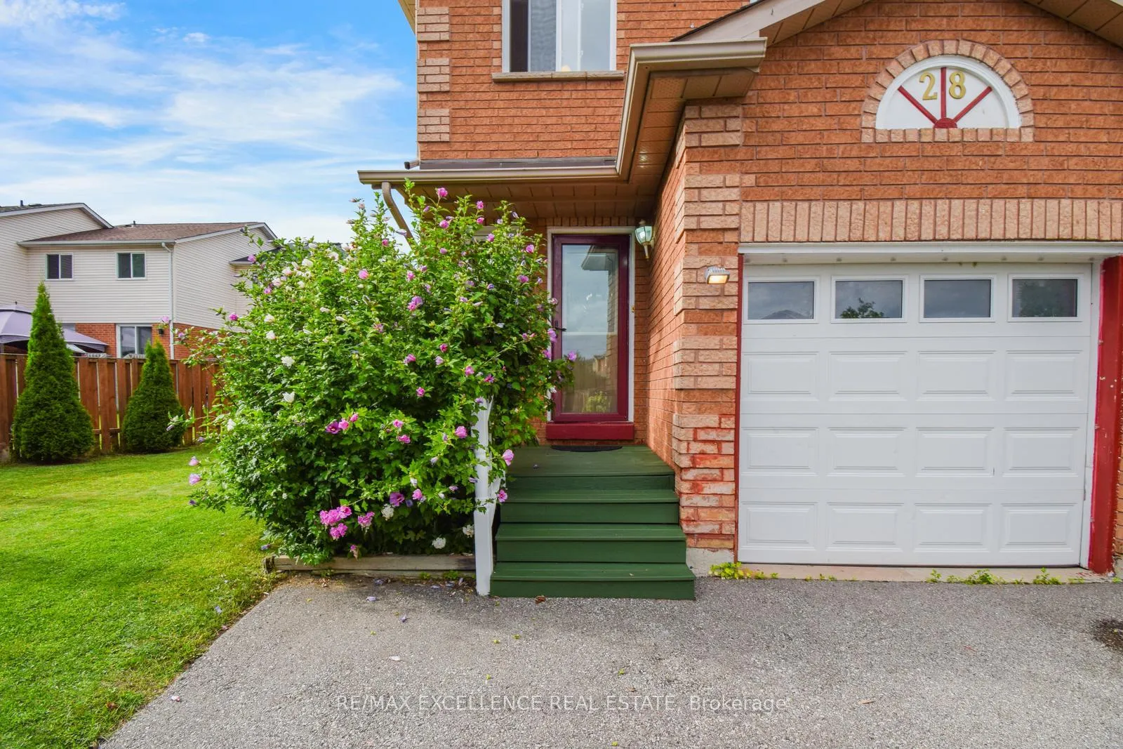 Photo 3 of 28 McKnight Crescent, New Tecumseth, Tottenham — HOMEH