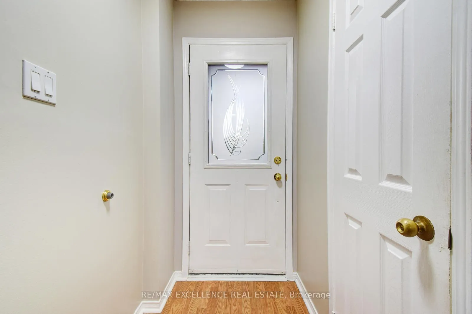 Photo 4 of 28 McKnight Crescent, New Tecumseth, Tottenham — HOMEH