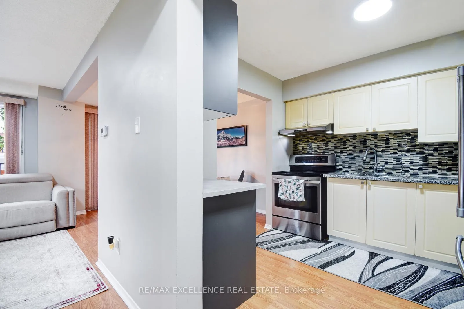 Photo 12 of 28 McKnight Crescent, New Tecumseth, Tottenham — HOMEH