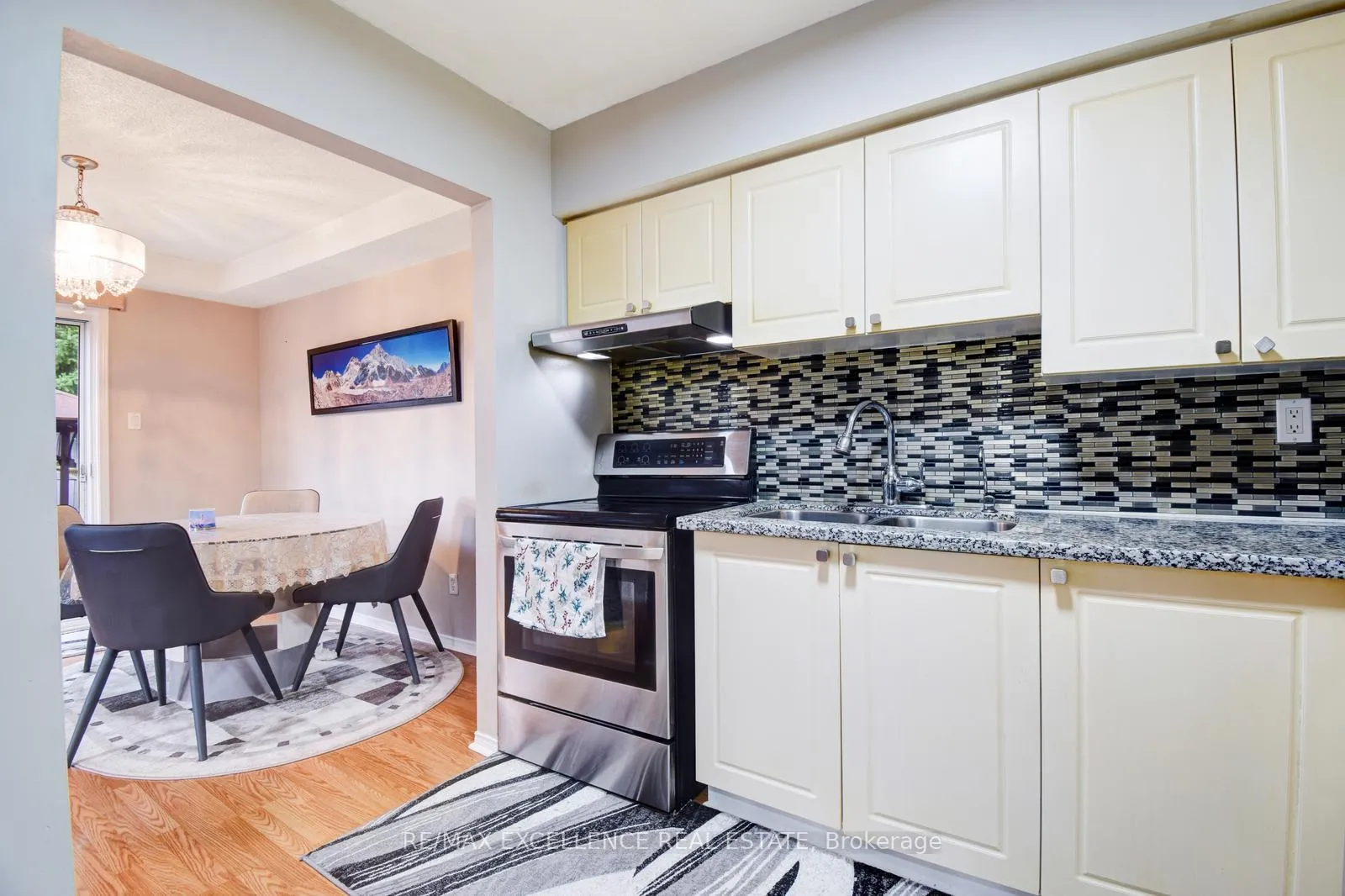 Photo 14 of 28 McKnight Crescent, New Tecumseth, Tottenham — HOMEH