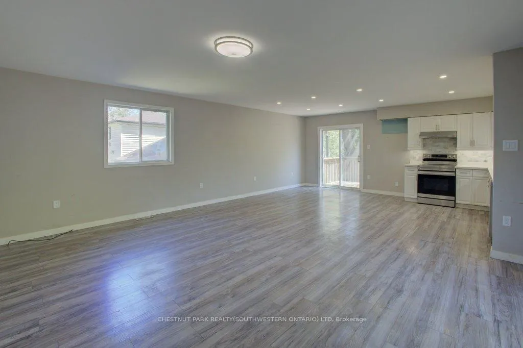 Photo 5 of 2081 25th Side Road, Innisfil, Alcona — HOMEH