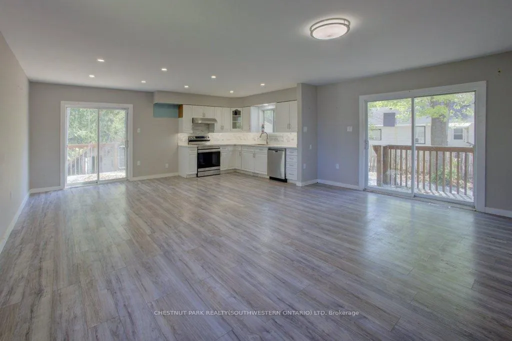 Photo 6 of 2081 25th Side Road, Innisfil, Alcona — HOMEH