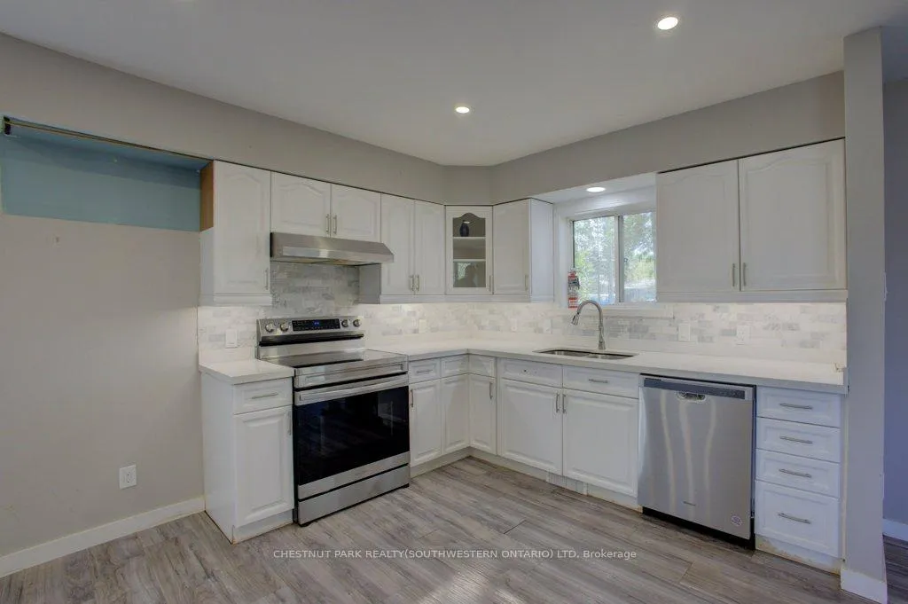 Photo 9 of 2081 25th Side Road, Innisfil, Alcona — HOMEH