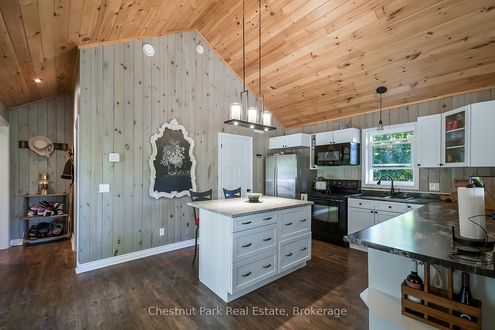 Photo 22 of 86 Taylor Island, Gravenhurst, Muskoka (S) — HOMEH