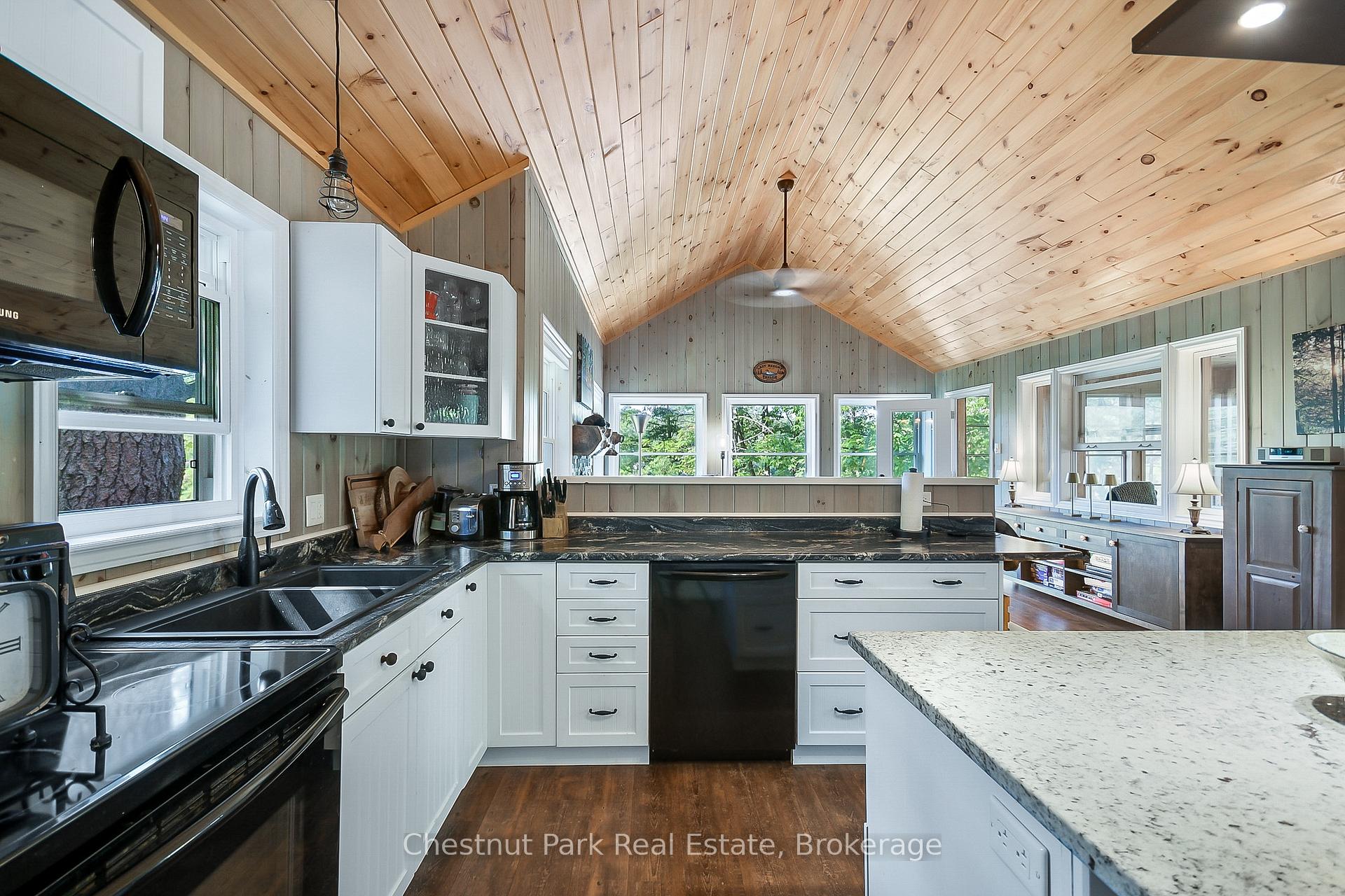Photo 24 of 86 Taylor Island, Gravenhurst, Muskoka (S) — HOMEH