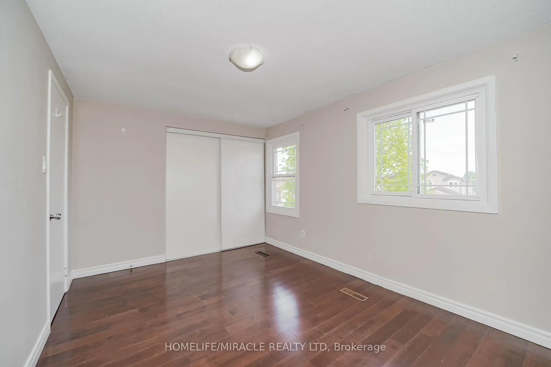 Photo 10 of 27 Miles Farm Road, Markham, Middlefield — HOMEH