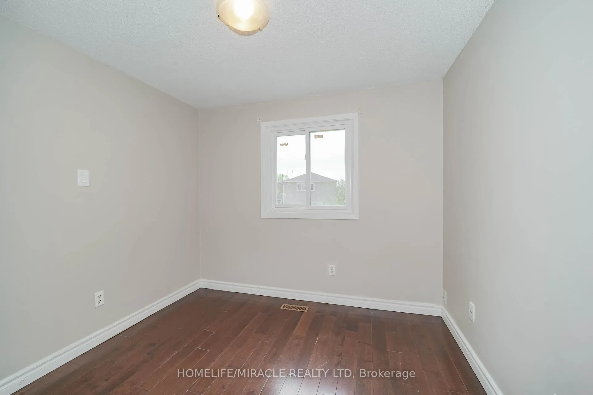 Photo 12 of 27 Miles Farm Road, Markham, Middlefield — HOMEH