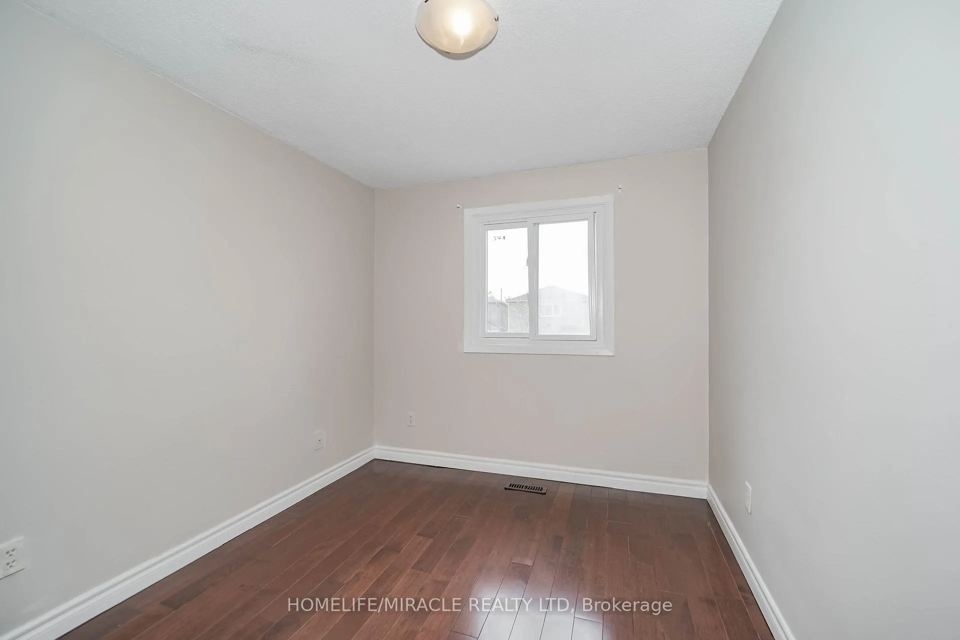 Photo 13 of 27 Miles Farm Road, Markham, Middlefield — HOMEH