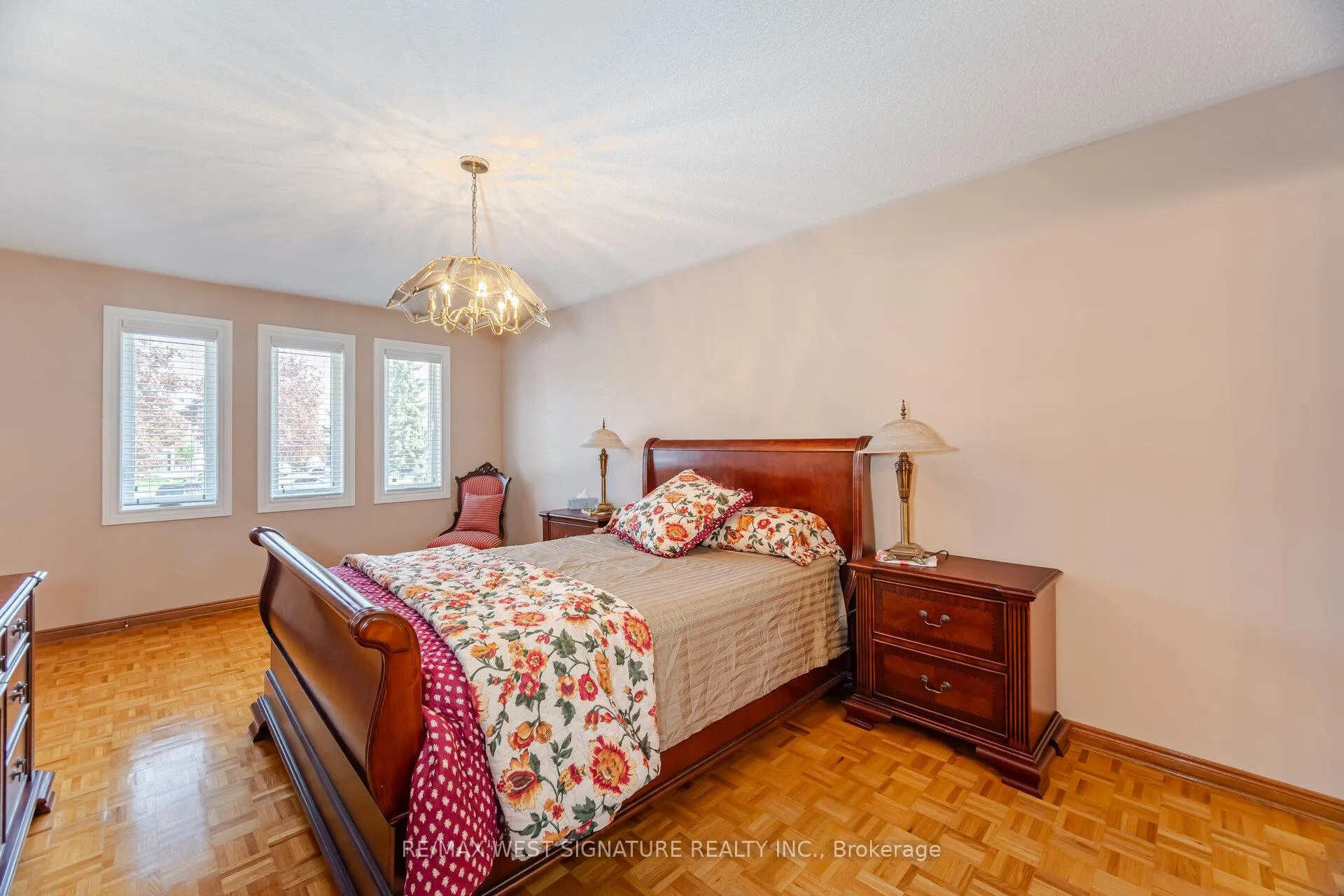 Photo 18 of 143 Vineyard Court, Vaughan, East Woodbridge — HOMEH