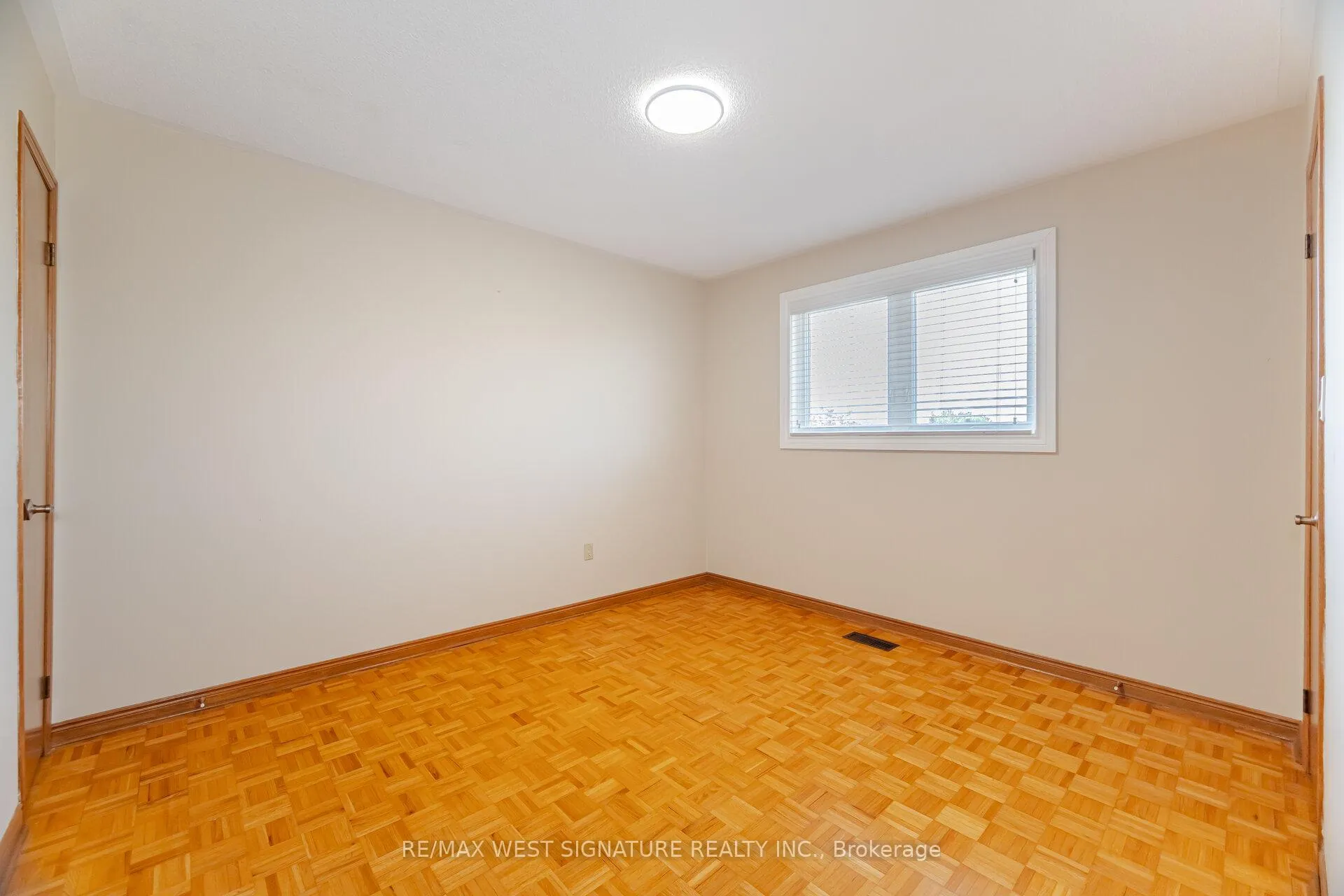 Photo 22 of 143 Vineyard Court, Vaughan, East Woodbridge — HOMEH