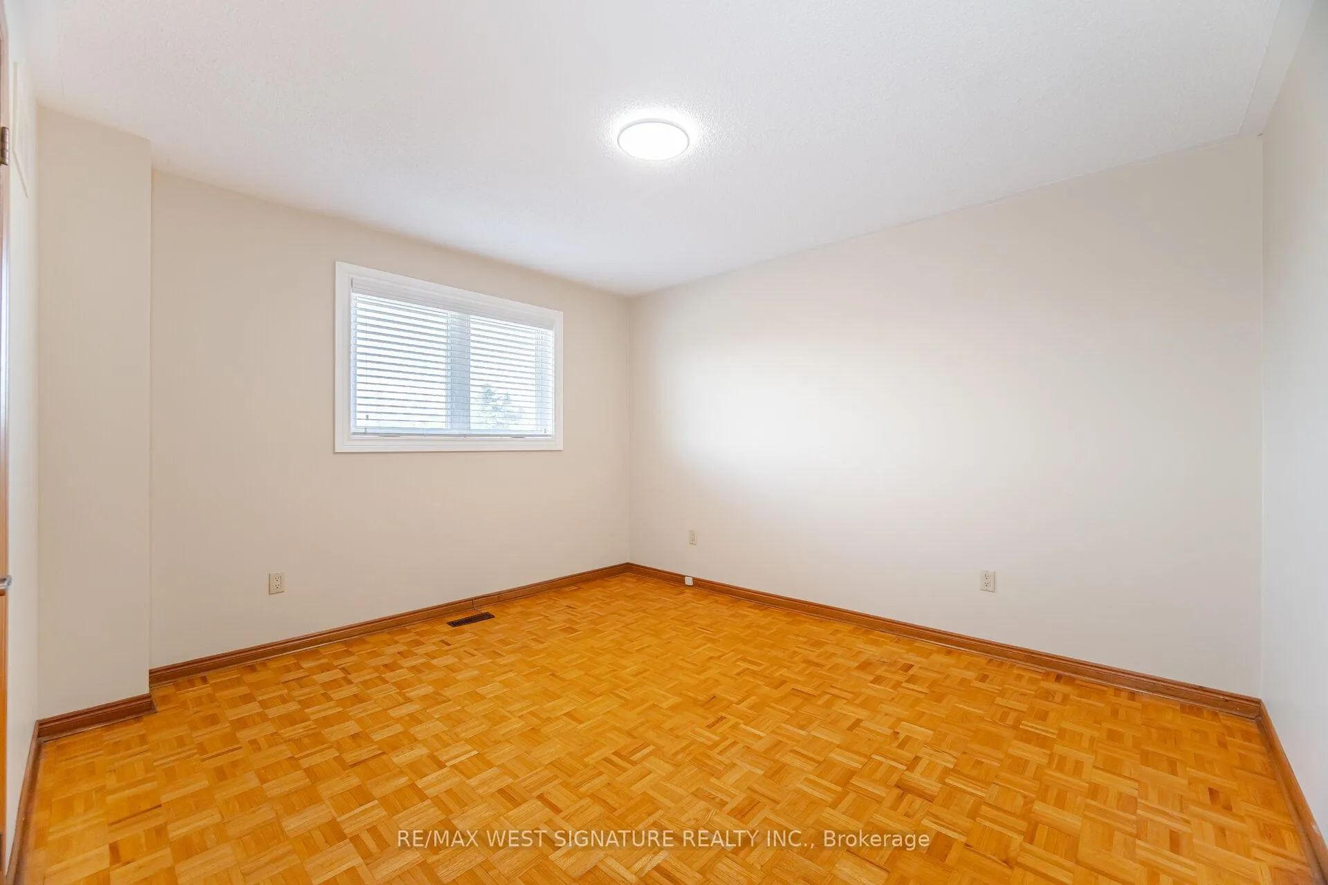 Photo 23 of 143 Vineyard Court, Vaughan, East Woodbridge — HOMEH