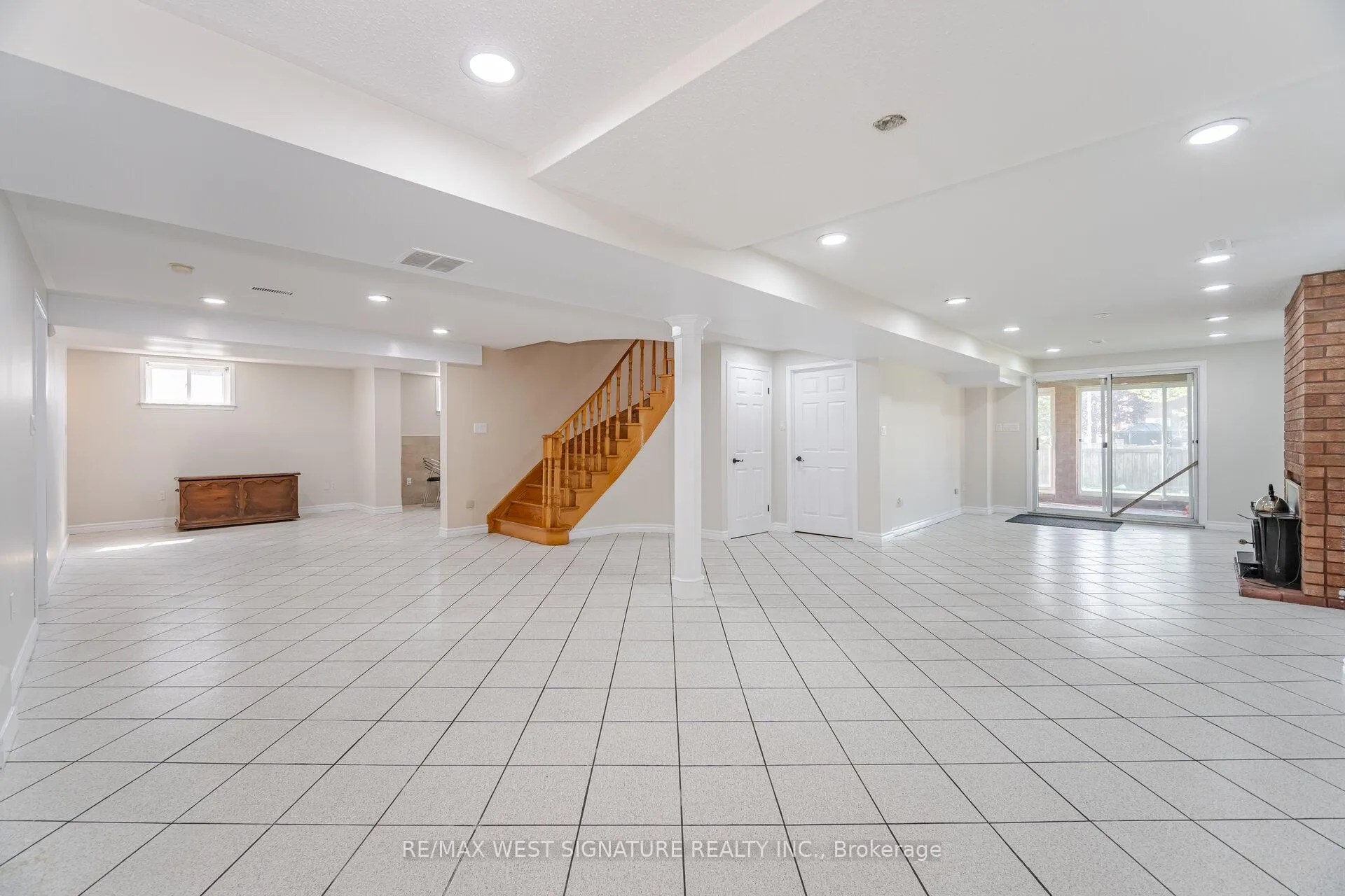 Photo 26 of 143 Vineyard Court, Vaughan, East Woodbridge — HOMEH