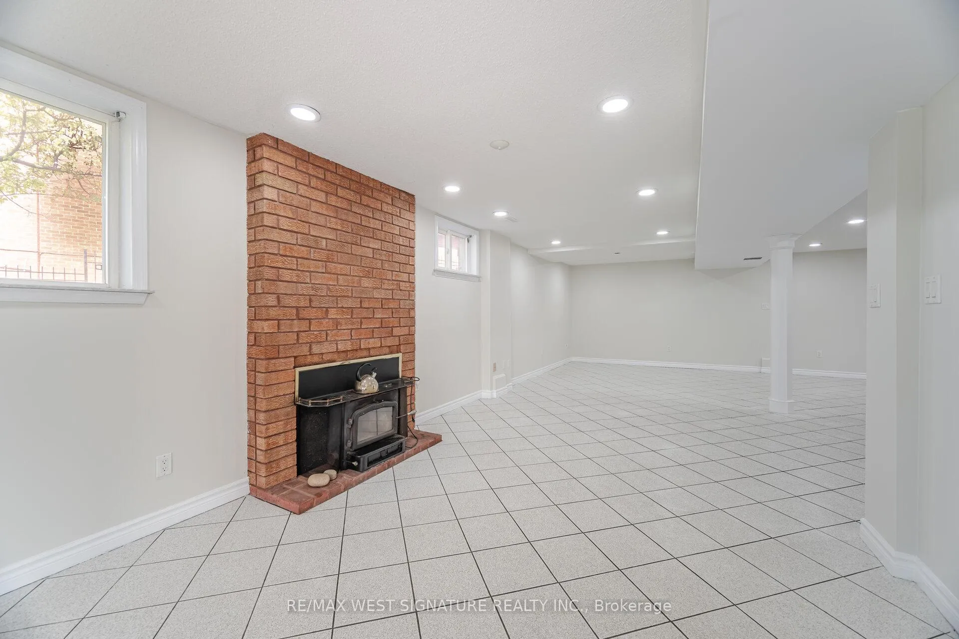 Photo 27 of 143 Vineyard Court, Vaughan, East Woodbridge — HOMEH