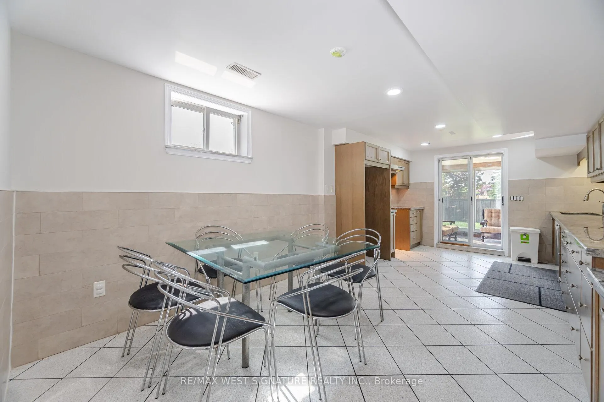 Photo 28 of 143 Vineyard Court, Vaughan, East Woodbridge — HOMEH