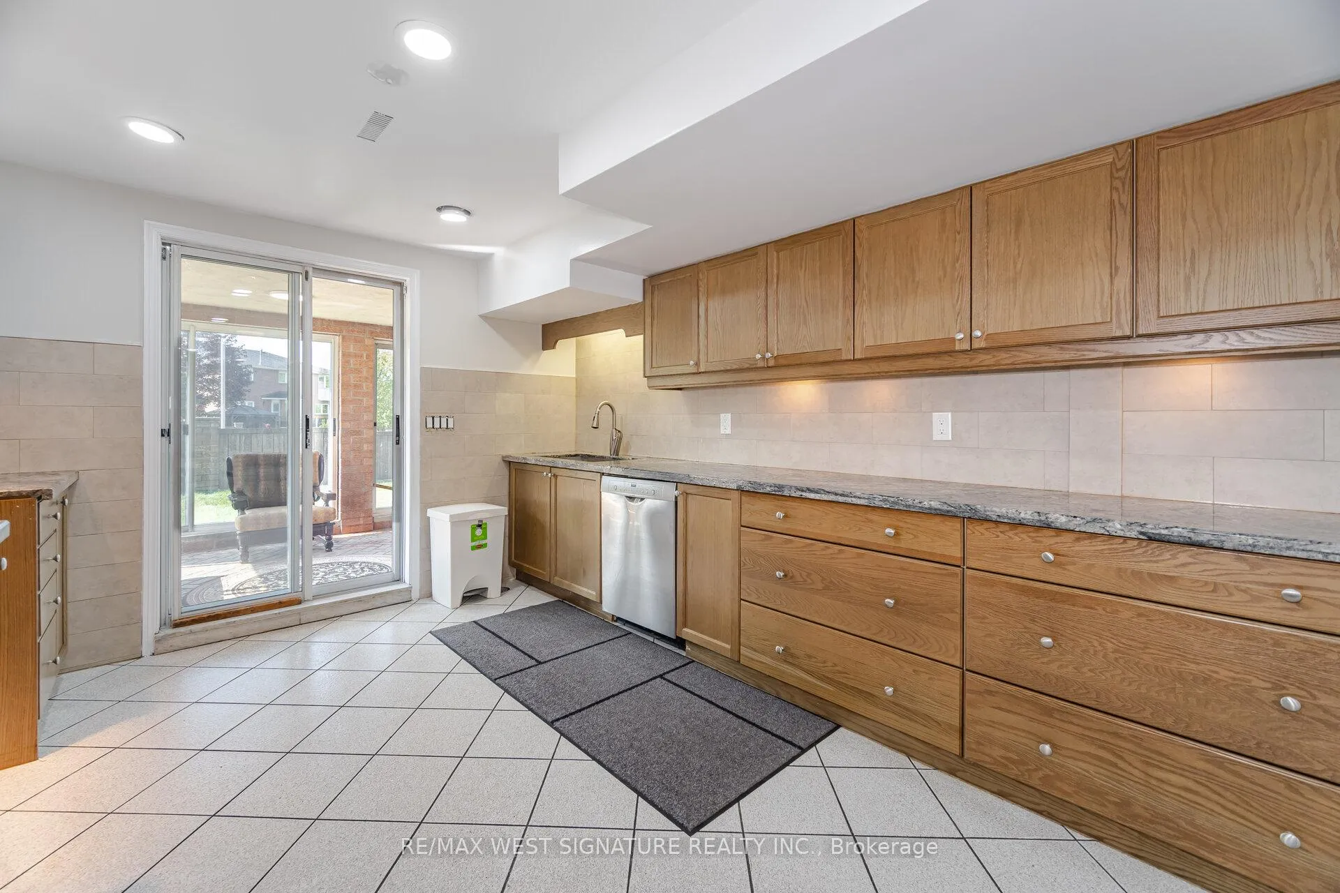 Photo 29 of 143 Vineyard Court, Vaughan, East Woodbridge — HOMEH