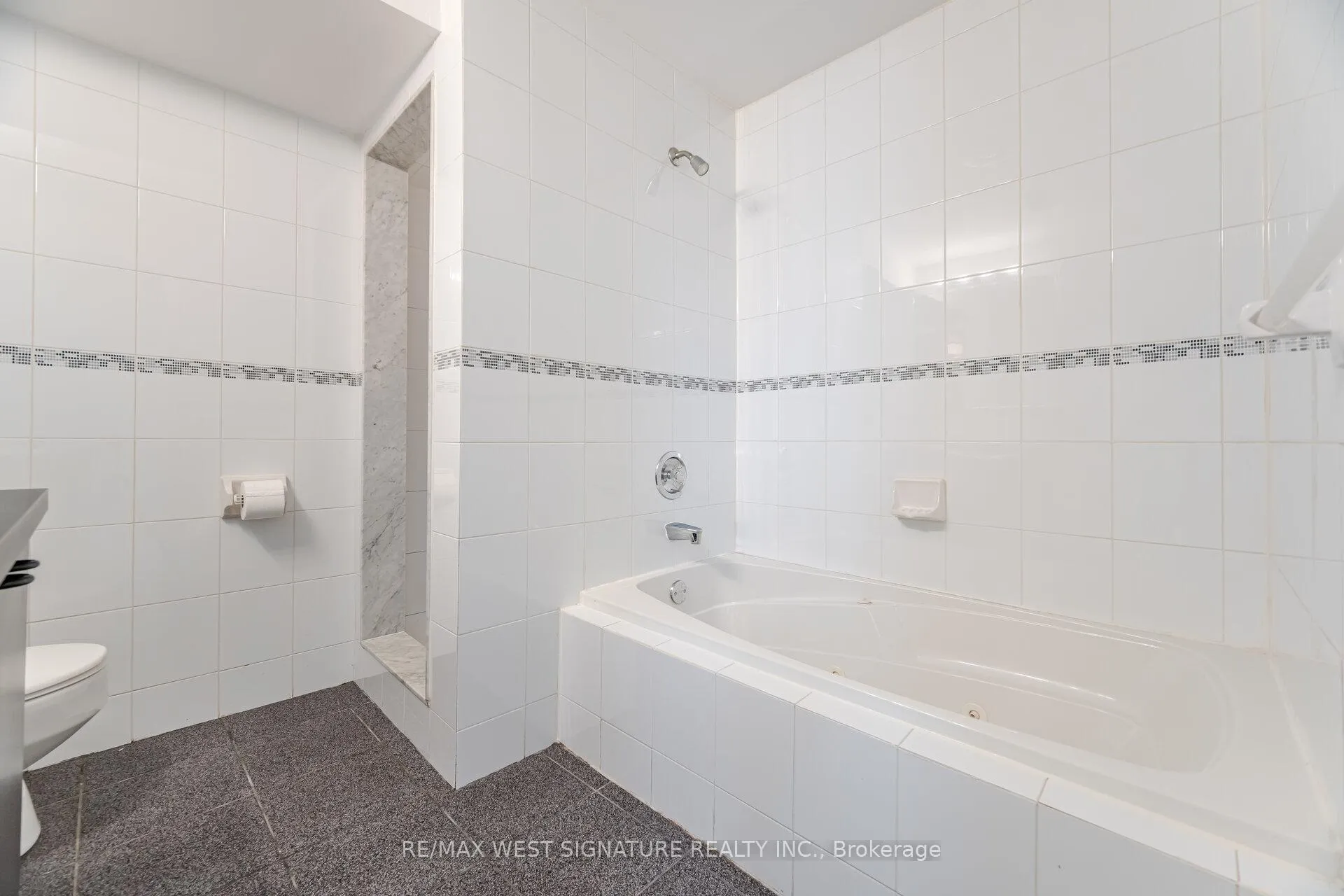 Photo 31 of 143 Vineyard Court, Vaughan, East Woodbridge — HOMEH