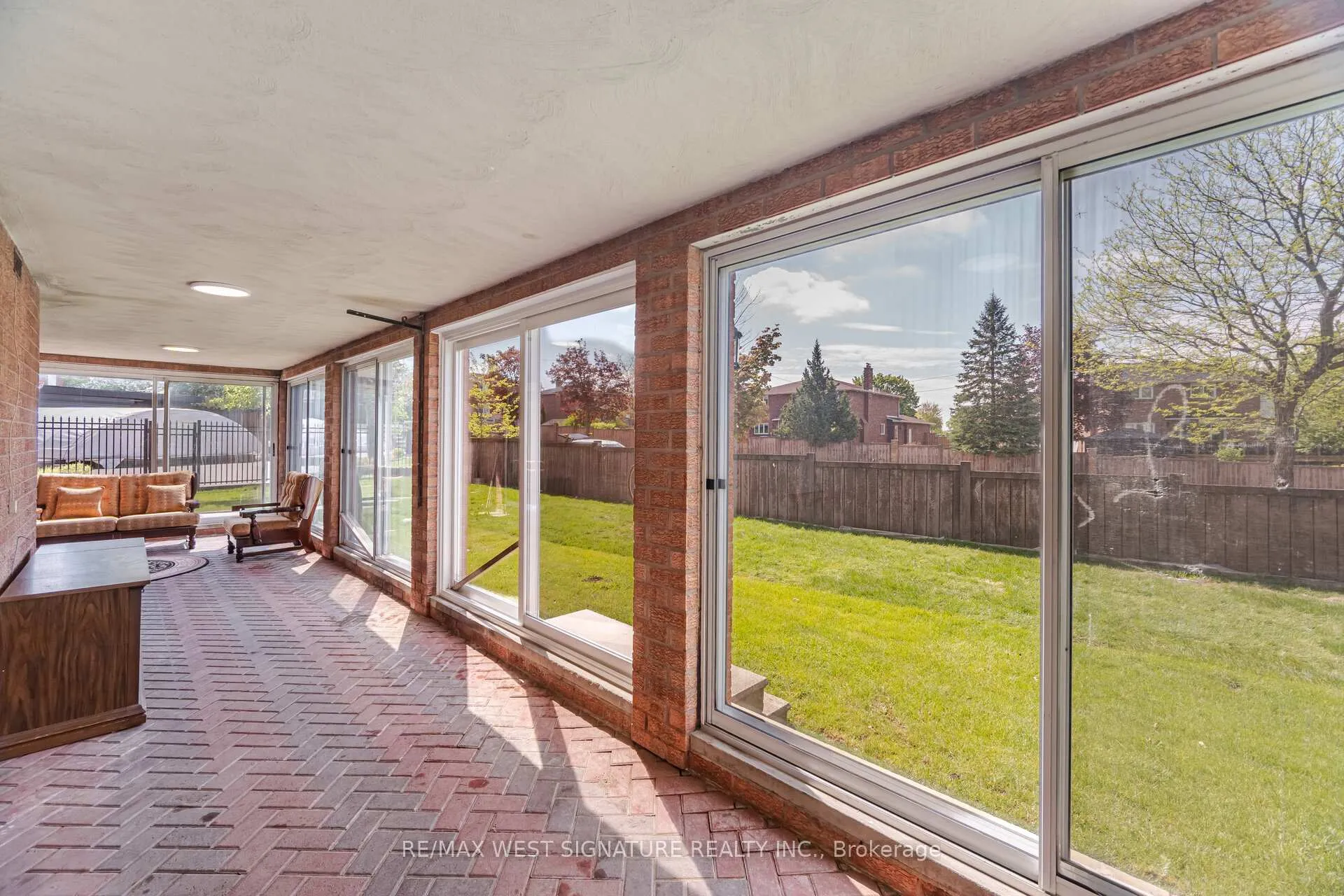Photo 32 of 143 Vineyard Court, Vaughan, East Woodbridge — HOMEH