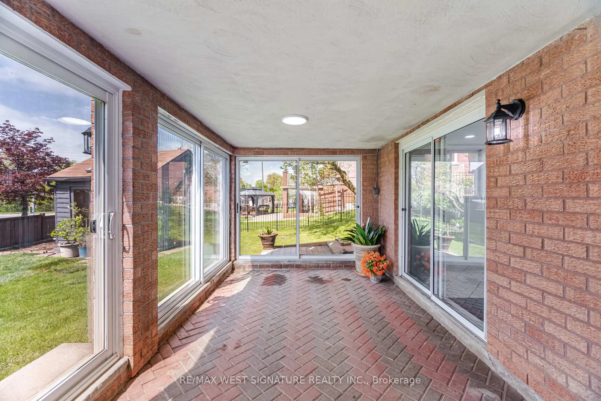 Photo 33 of 143 Vineyard Court, Vaughan, East Woodbridge — HOMEH