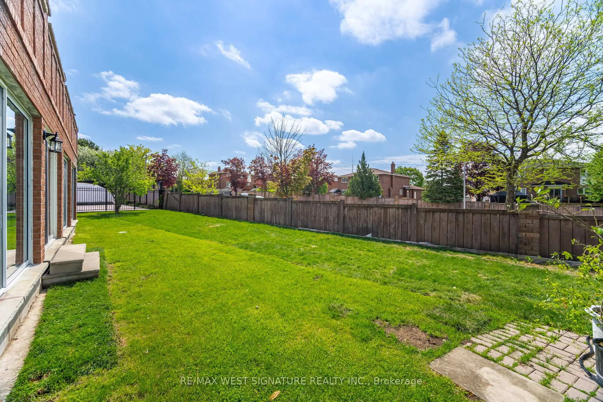 Photo 36 of 143 Vineyard Court, Vaughan, East Woodbridge — HOMEH