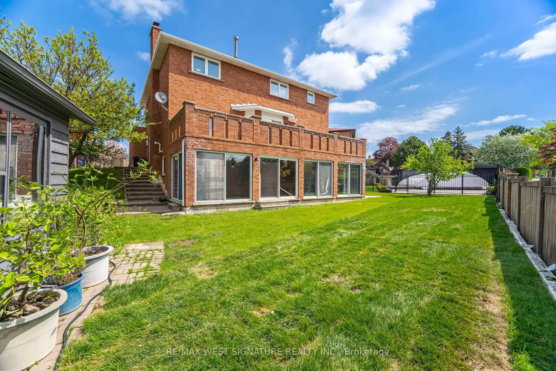 Photo 38 of 143 Vineyard Court, Vaughan, East Woodbridge — HOMEH