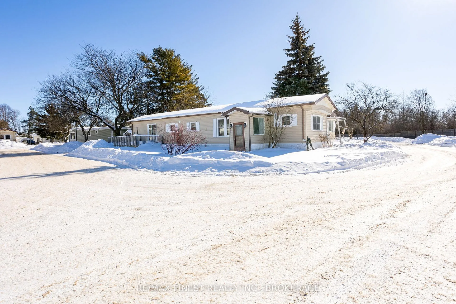 Photo 3 of 11 Powley Garden Drive, Kingston, Rideau — HOMEH