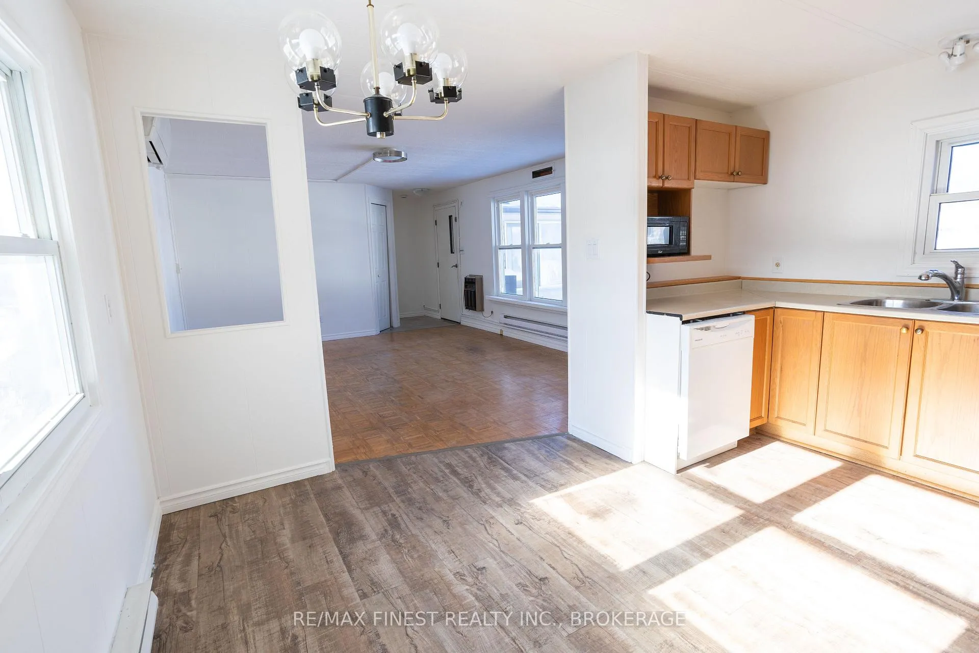 Photo 5 of 11 Powley Garden Drive, Kingston, Rideau — HOMEH