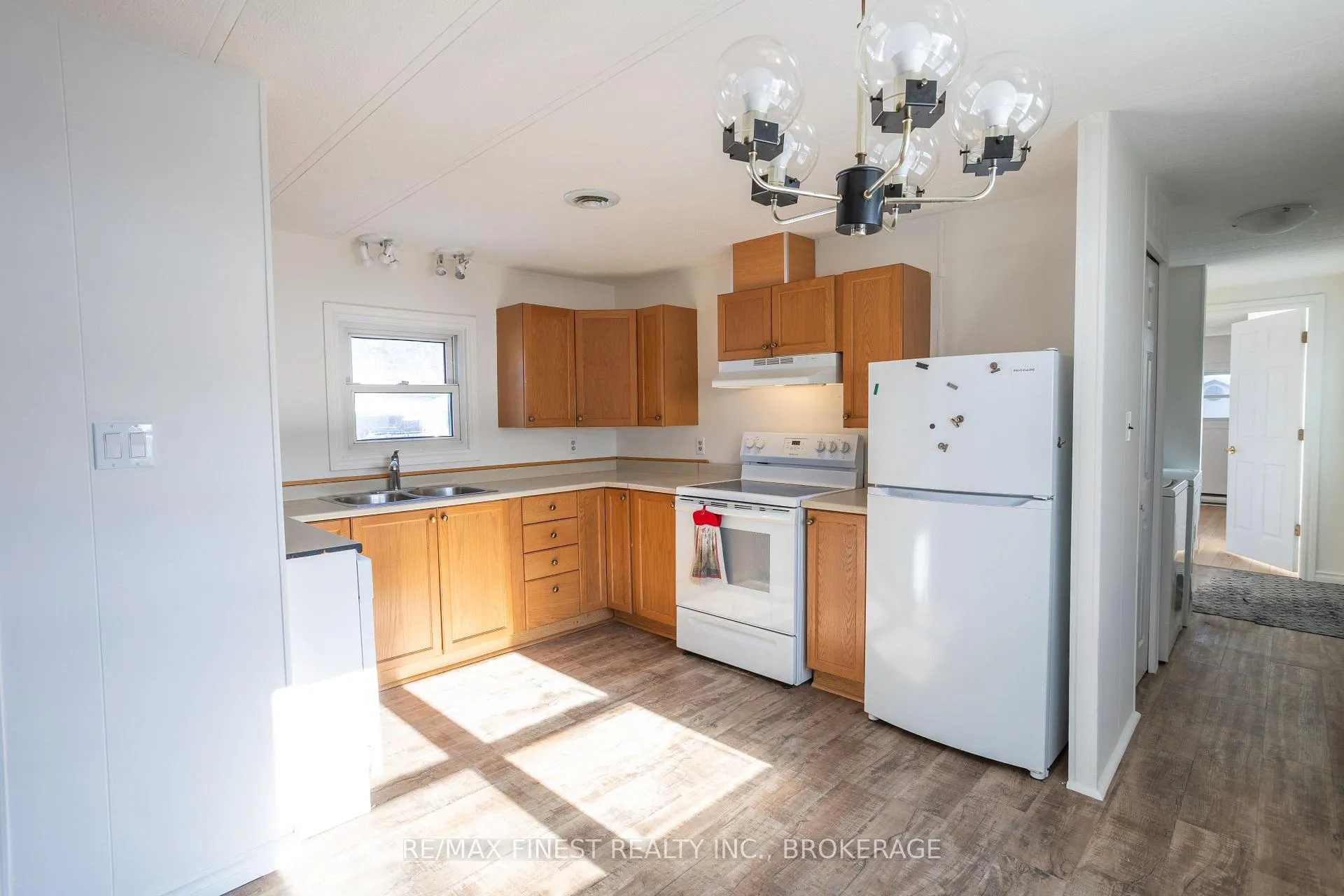 Photo 6 of 11 Powley Garden Drive, Kingston, Rideau — HOMEH