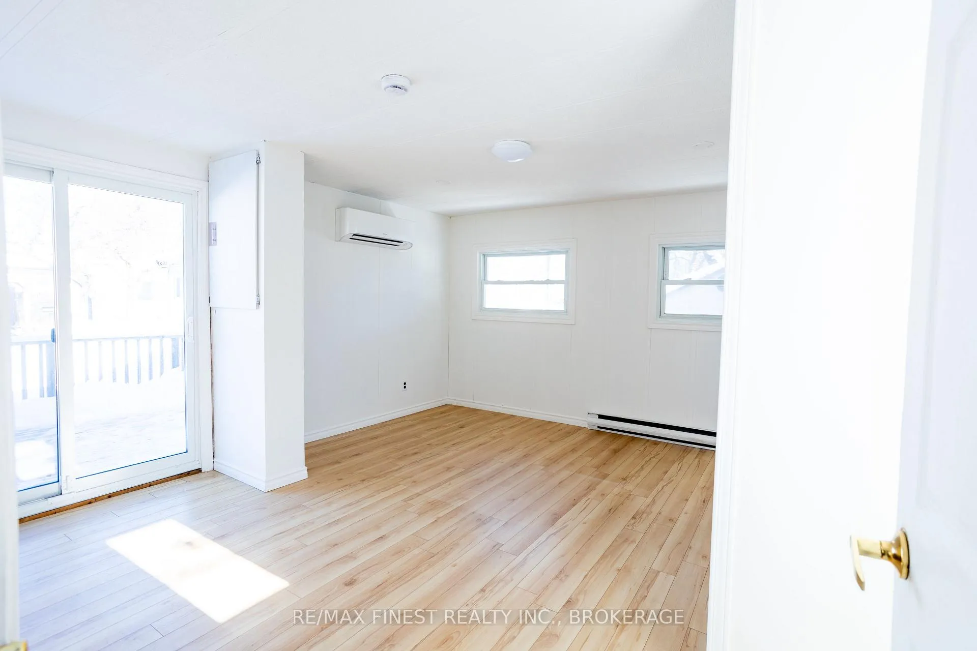 Photo 9 of 11 Powley Garden Drive, Kingston, Rideau — HOMEH
