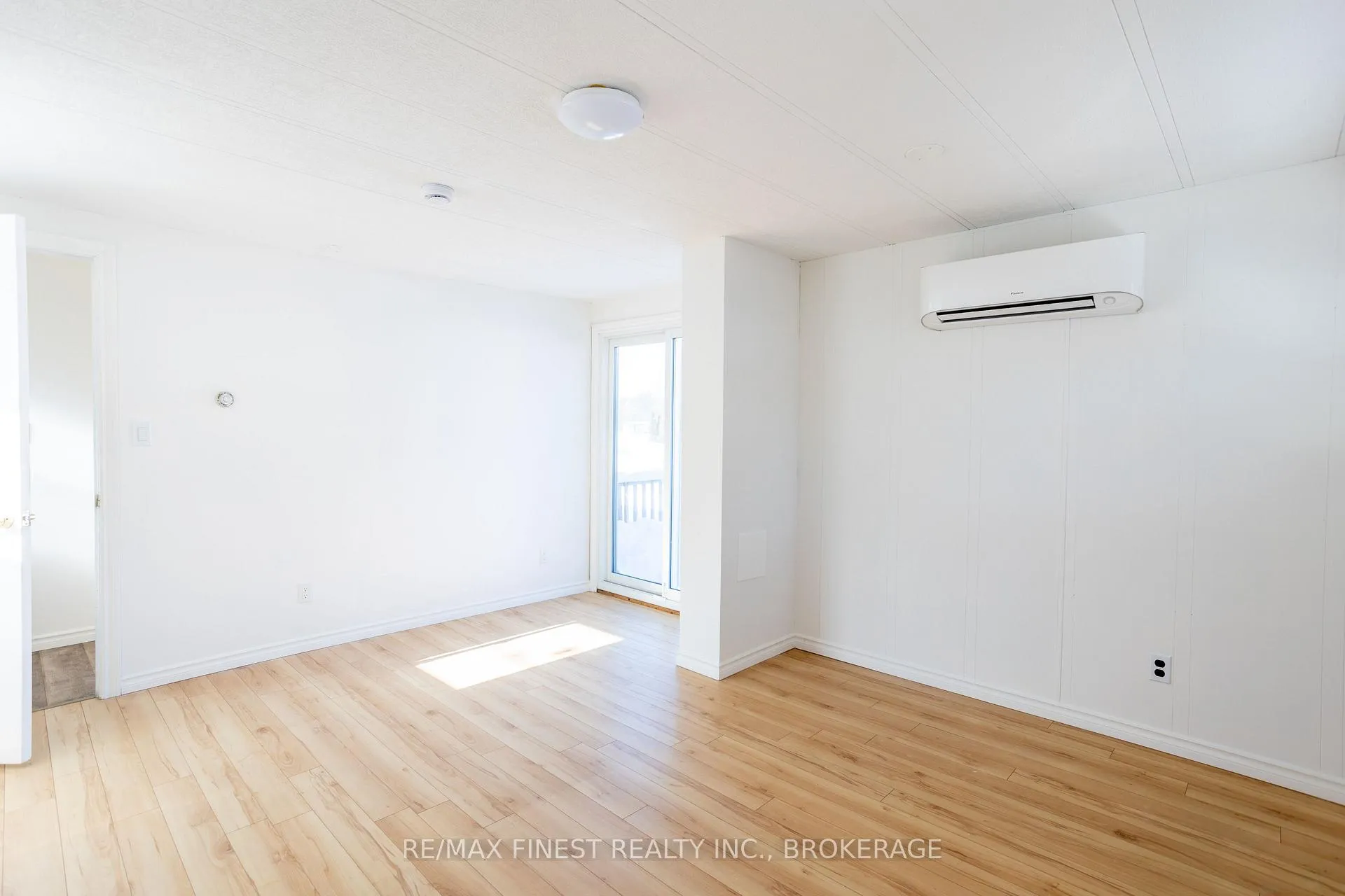 Photo 10 of 11 Powley Garden Drive, Kingston, Rideau — HOMEH